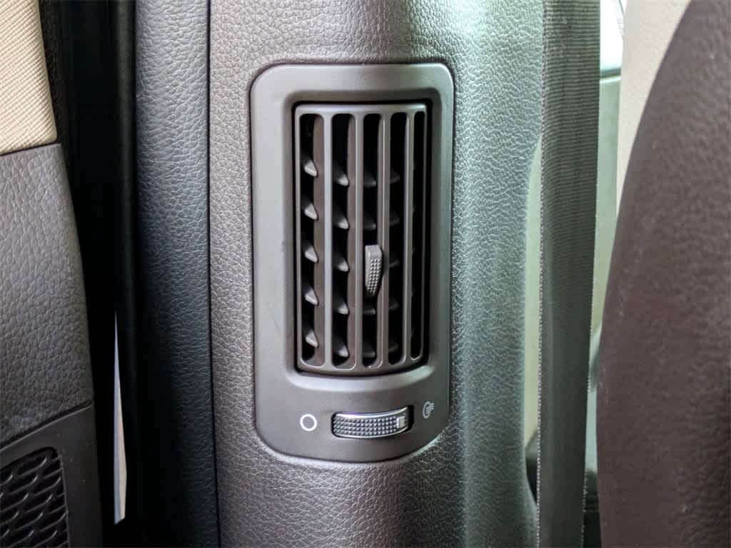 Thumbnail: 2017 Hyundai Santa Fe - 17