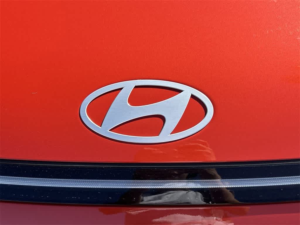 2025 Hyundai Kona SE 10