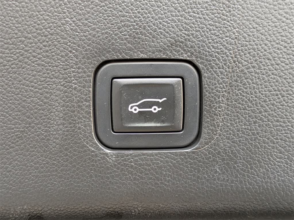 Thumbnail: 2020 Chevrolet Traverse - 14