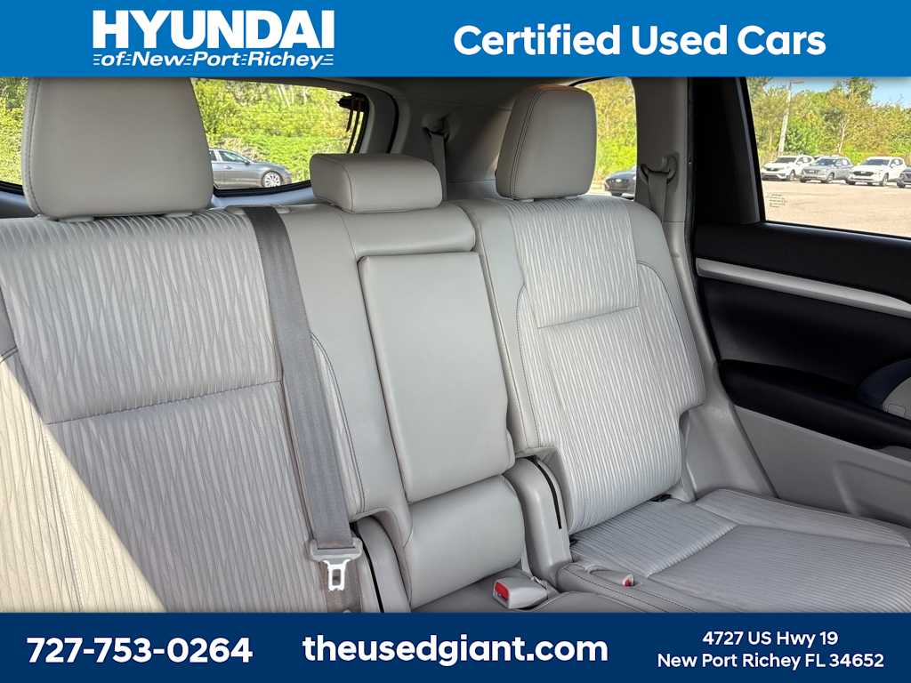Thumbnail: 2019 Toyota Highlander - 9