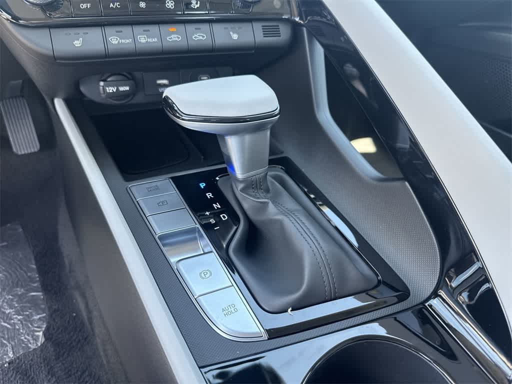 Thumbnail: 2025 Hyundai Elantra - 32
