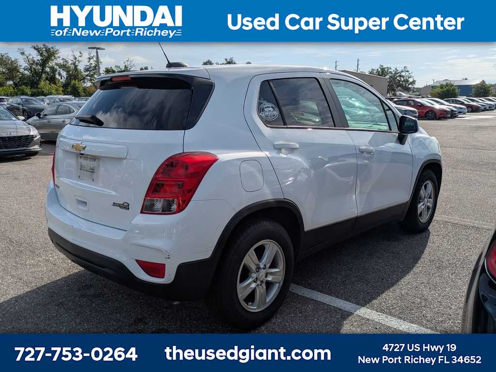 Thumbnail: 2021 Chevrolet Trax - 2