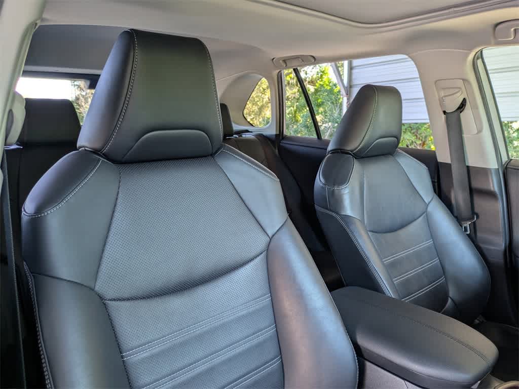 Thumbnail: 2019 Toyota RAV4 - 6