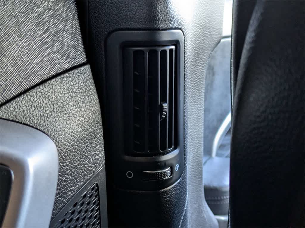 Thumbnail: 2015 Hyundai Santa Fe - 18