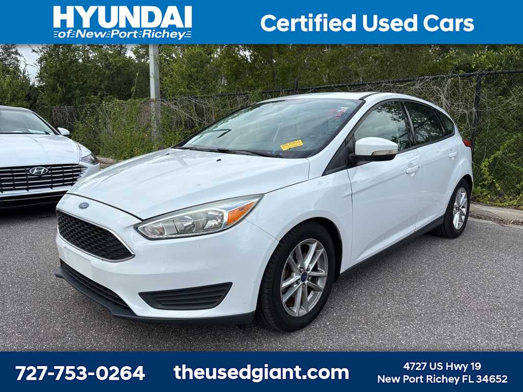 2016 Ford Focus SE Hero Image