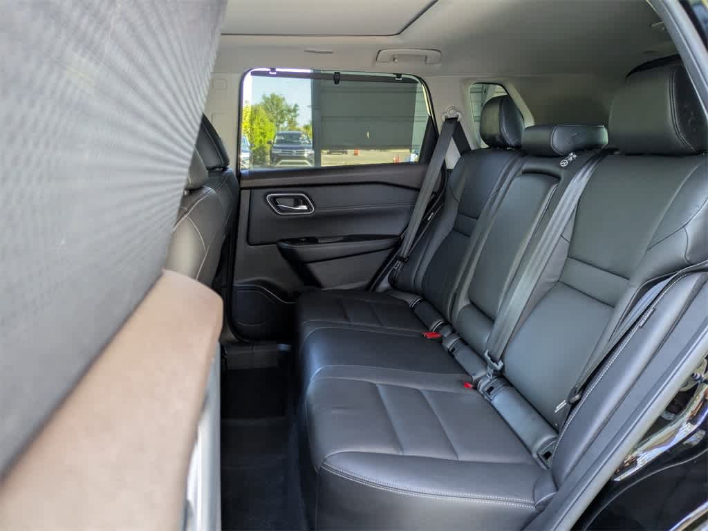 Thumbnail: 2021 Nissan Rogue - 16