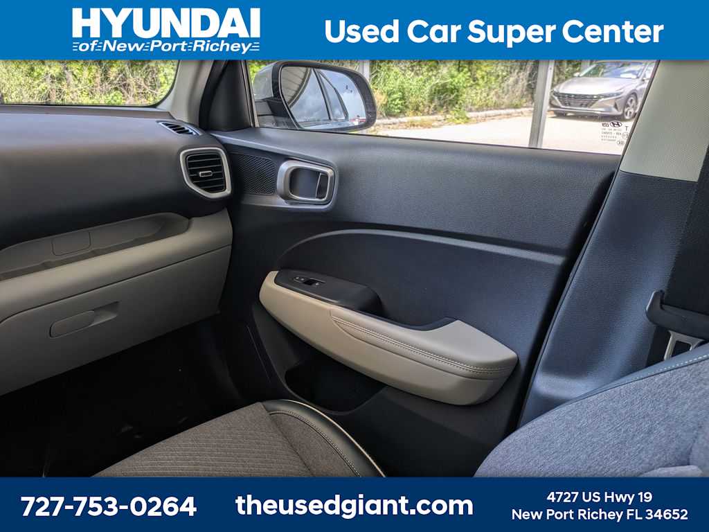 Thumbnail: 2023 Hyundai Venue - 17