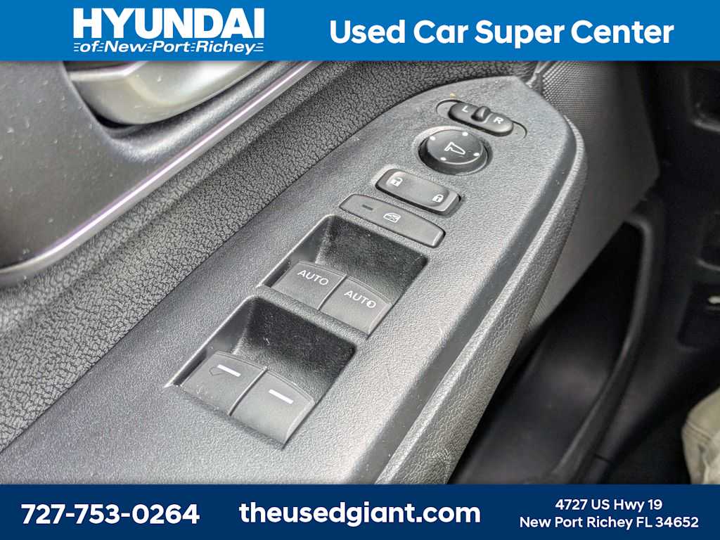 Thumbnail: 2017 Honda CR-V - 29