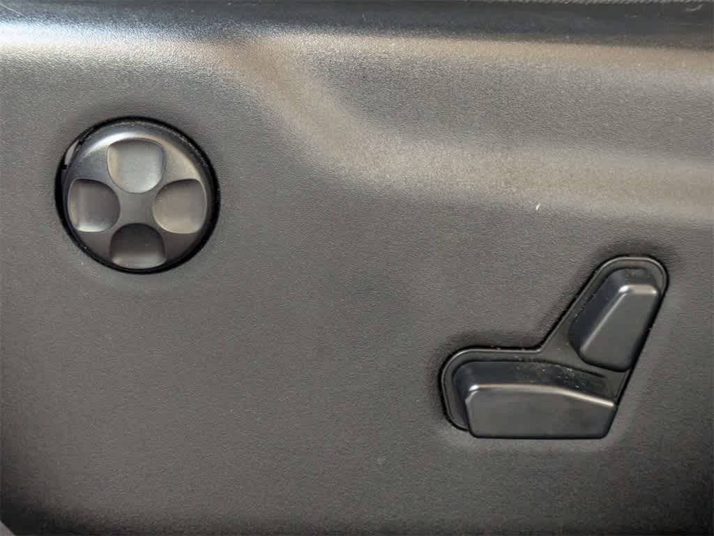 Thumbnail: 2012 Jeep Grand Cherokee - 22