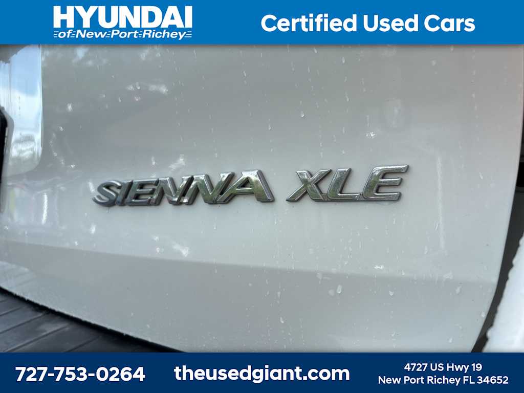 Thumbnail: 2009 Toyota Sienna - 5