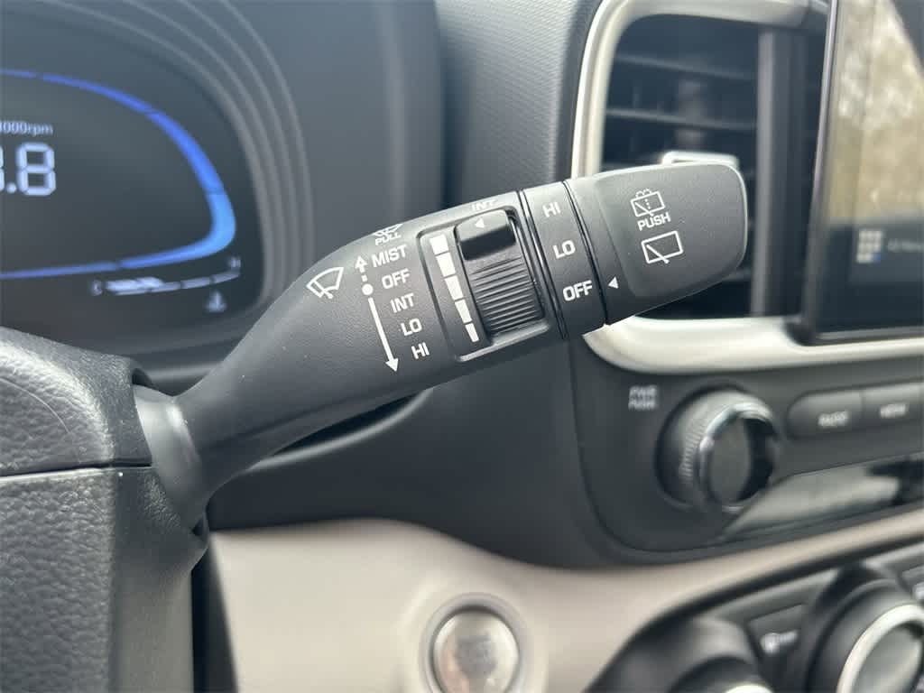 2025 Hyundai Venue SEL 24