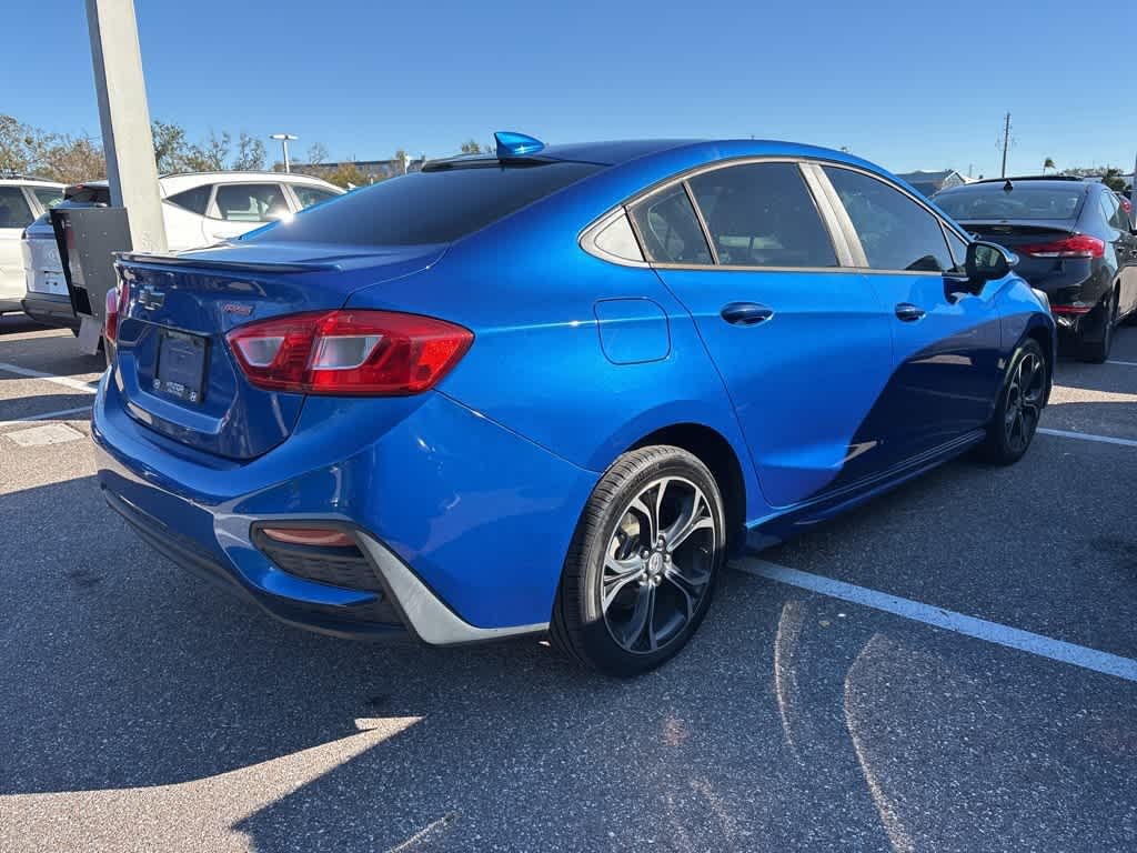 Thumbnail: 2019 Chevrolet Cruze - 3