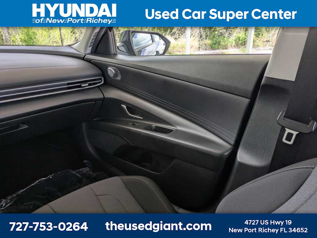 Thumbnail: 2023 Hyundai Elantra - 15