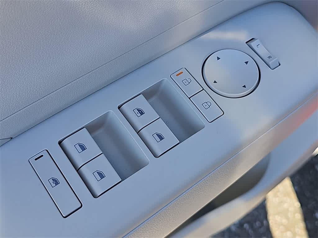 2025 Hyundai Kona SE 15