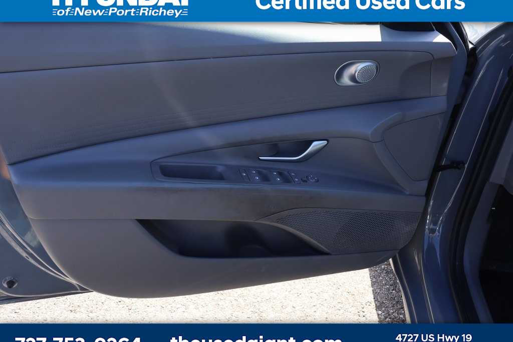 2023 Hyundai Elantra SE 10
