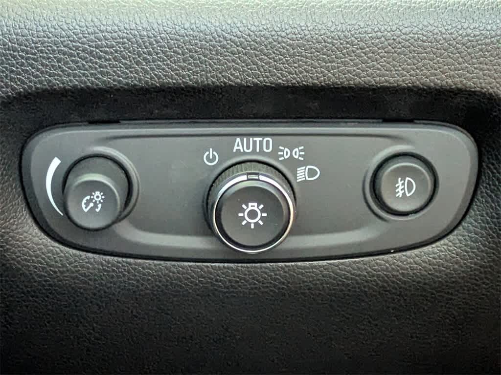 Thumbnail: 2020 Chevrolet Traverse - 32