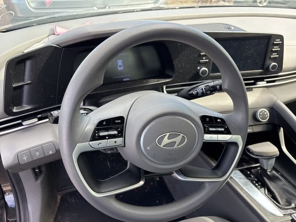 Thumbnail: 2024 Hyundai Elantra - 10