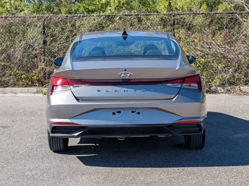 Thumbnail: 2021 Hyundai Elantra - 4