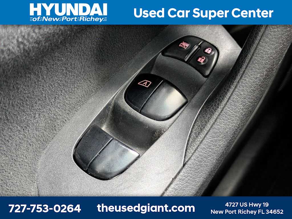 Thumbnail: 2014 Nissan Altima - 25