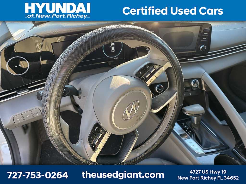 Thumbnail: 2022 Hyundai Elantra - 10