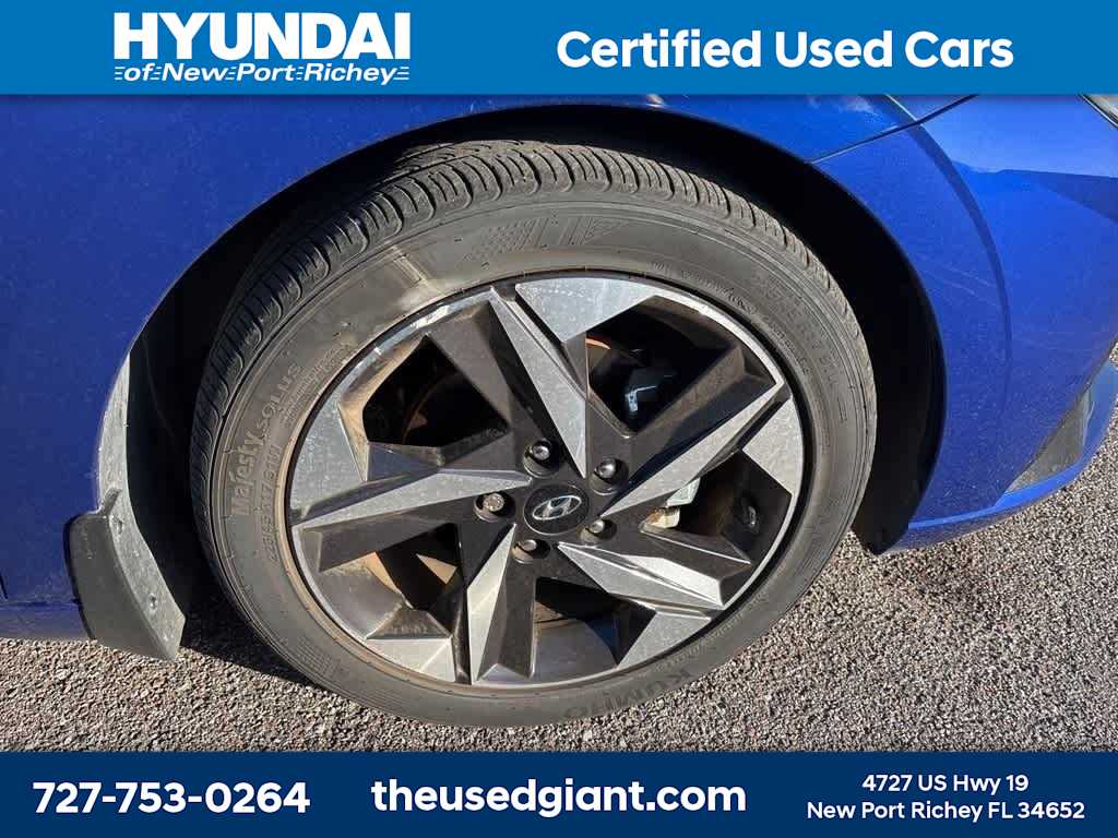 Thumbnail: 2022 Hyundai Elantra - 5