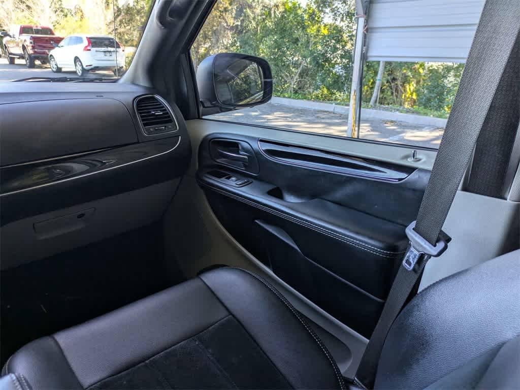 Thumbnail: 2018 Dodge Grand Caravan - 23