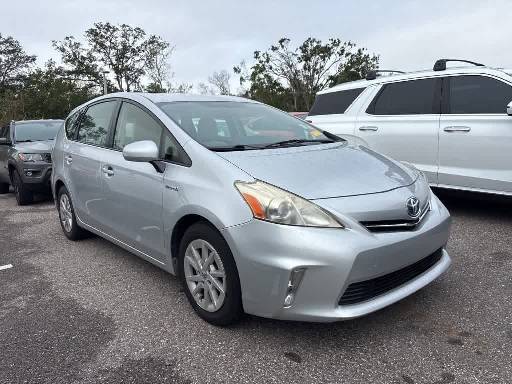 Thumbnail: 2013 Toyota Prius v - 4