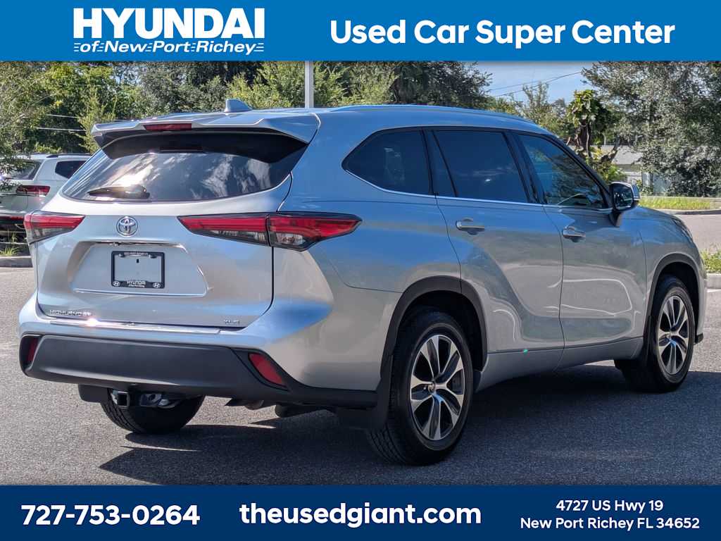 Thumbnail: 2020 Toyota Highlander - 5