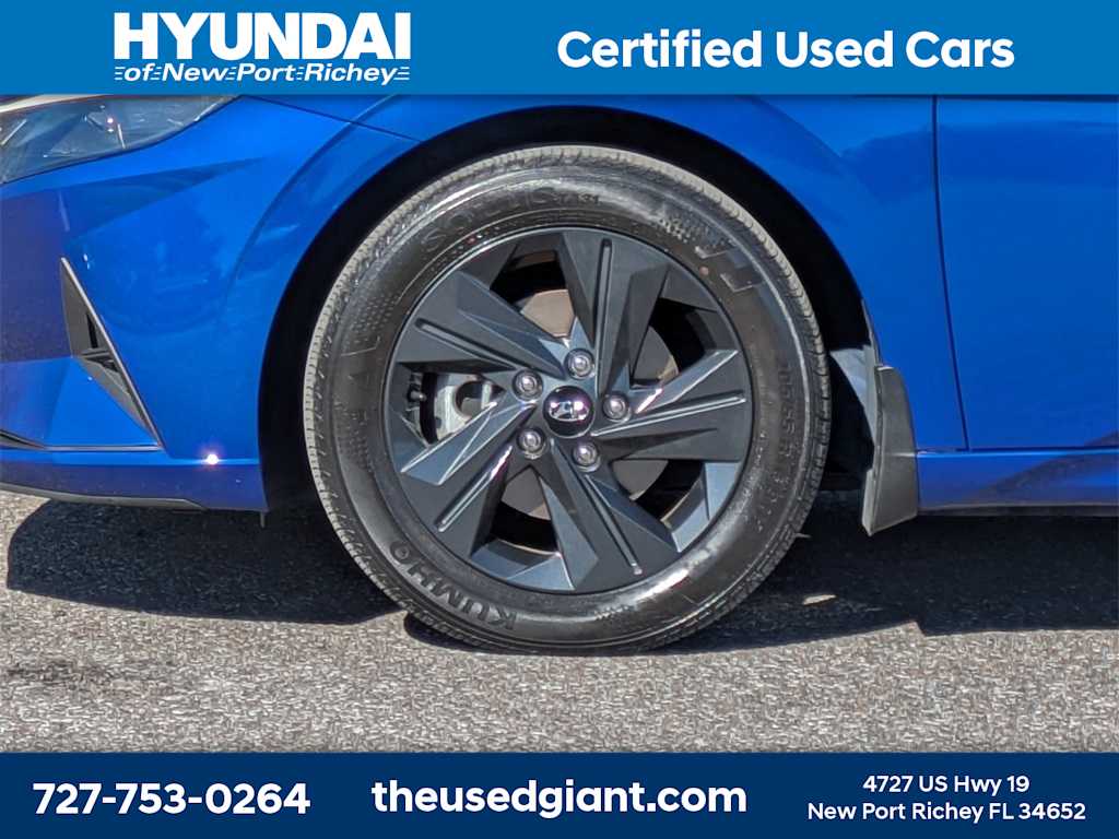 Thumbnail: 2023 Hyundai Elantra - 10