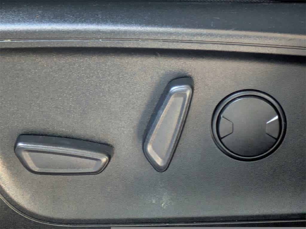 Thumbnail: 2020 Ford Escape - 25