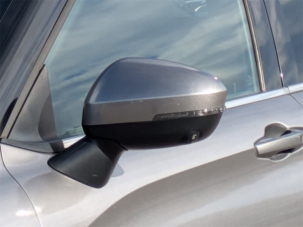 Thumbnail: 2022 Mitsubishi Outlander - 11