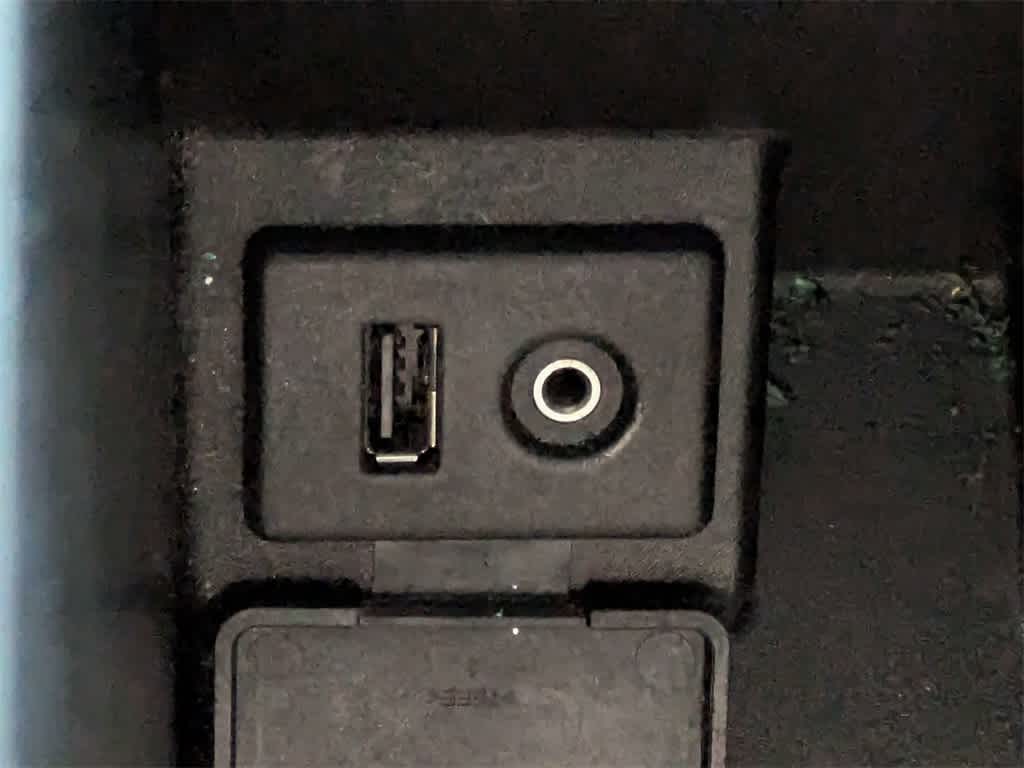 Thumbnail: 2013 Nissan Rogue - 27