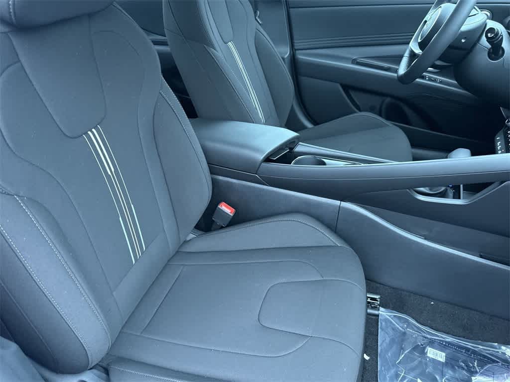 Thumbnail: 2025 Hyundai Elantra - 21