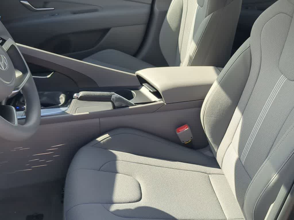 Thumbnail: 2026 Hyundai Elantra - 16