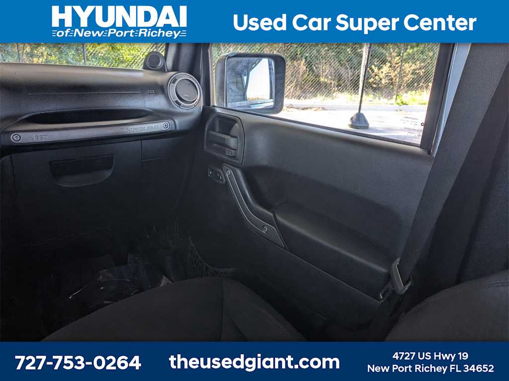 Thumbnail: 2014 Jeep Wrangler - 18