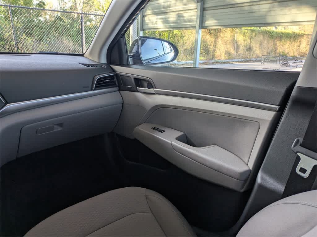 Thumbnail: 2020 Hyundai Elantra - 16