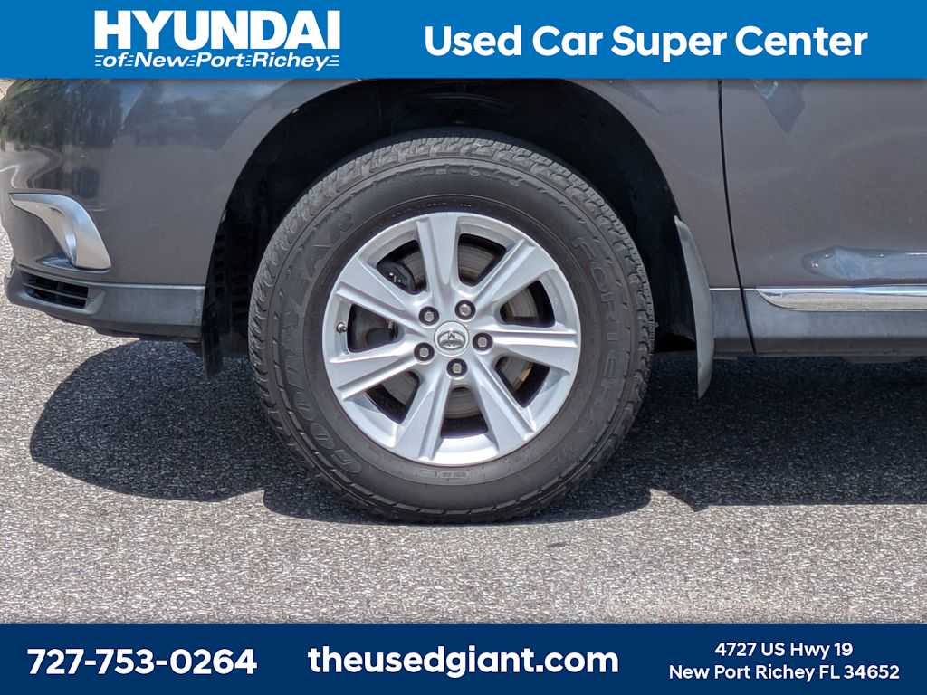 Thumbnail: 2012 Toyota Highlander - 10