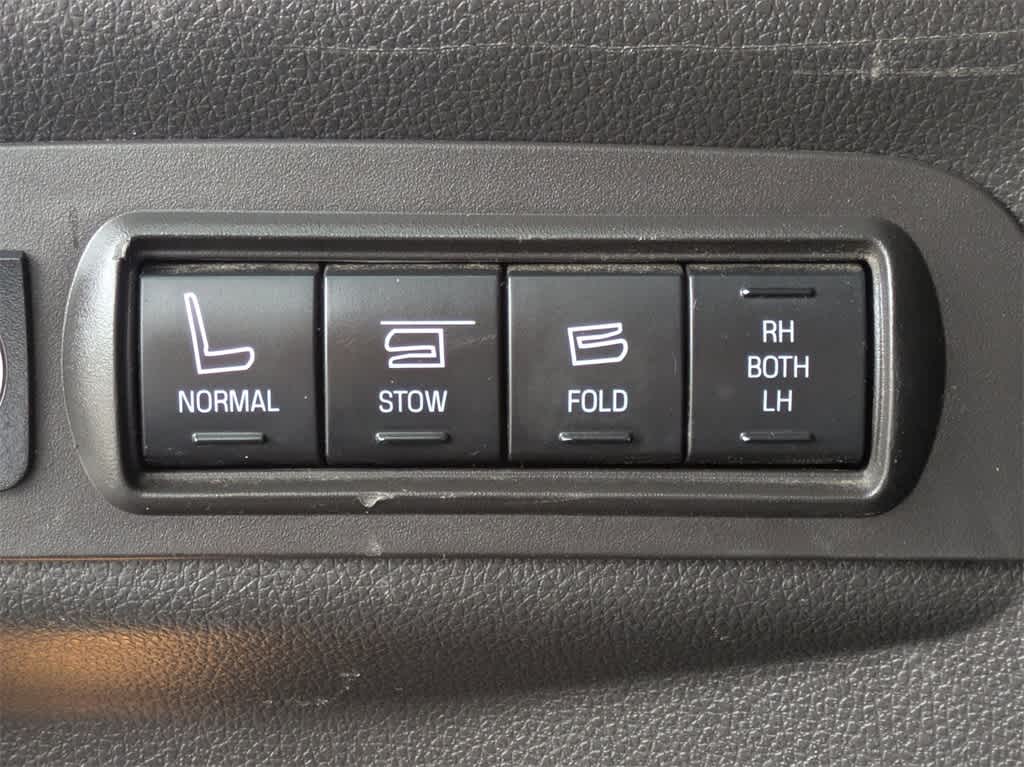 Thumbnail: 2015 Ford Explorer - 14