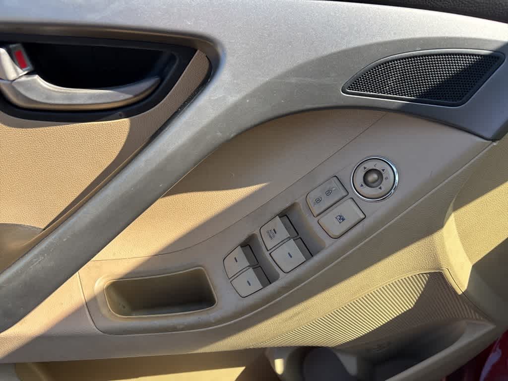 Thumbnail: 2012 Hyundai Elantra - 8