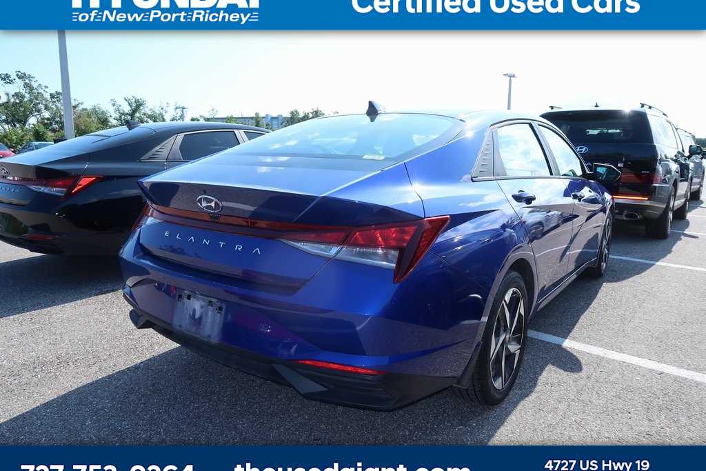 Thumbnail: 2023 Hyundai Elantra - 3