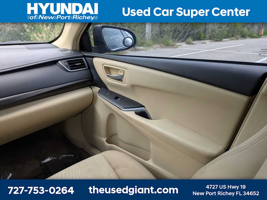 Thumbnail: 2015 Toyota Camry - 17