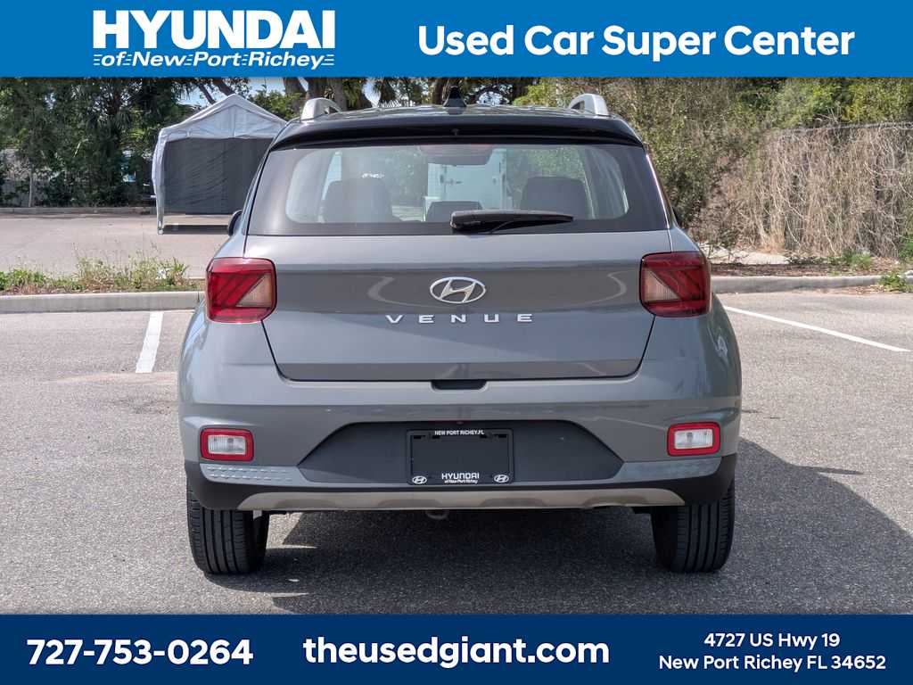 Thumbnail: 2022 Hyundai Venue - 4