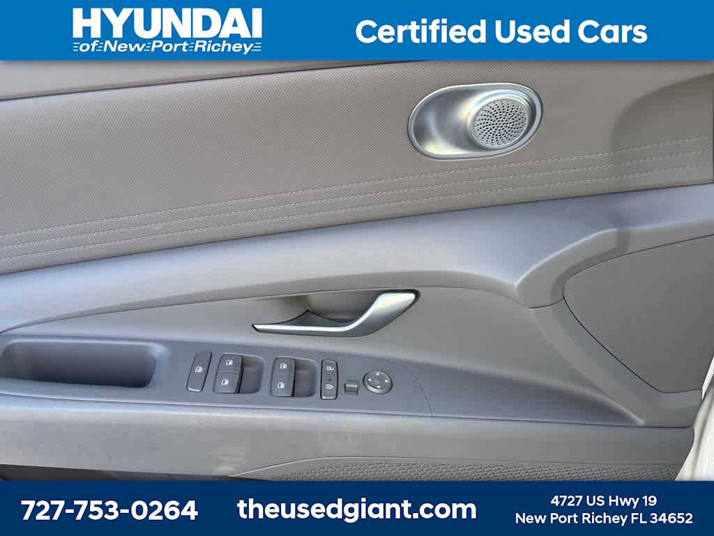 Thumbnail: 2023 Hyundai Elantra - 10