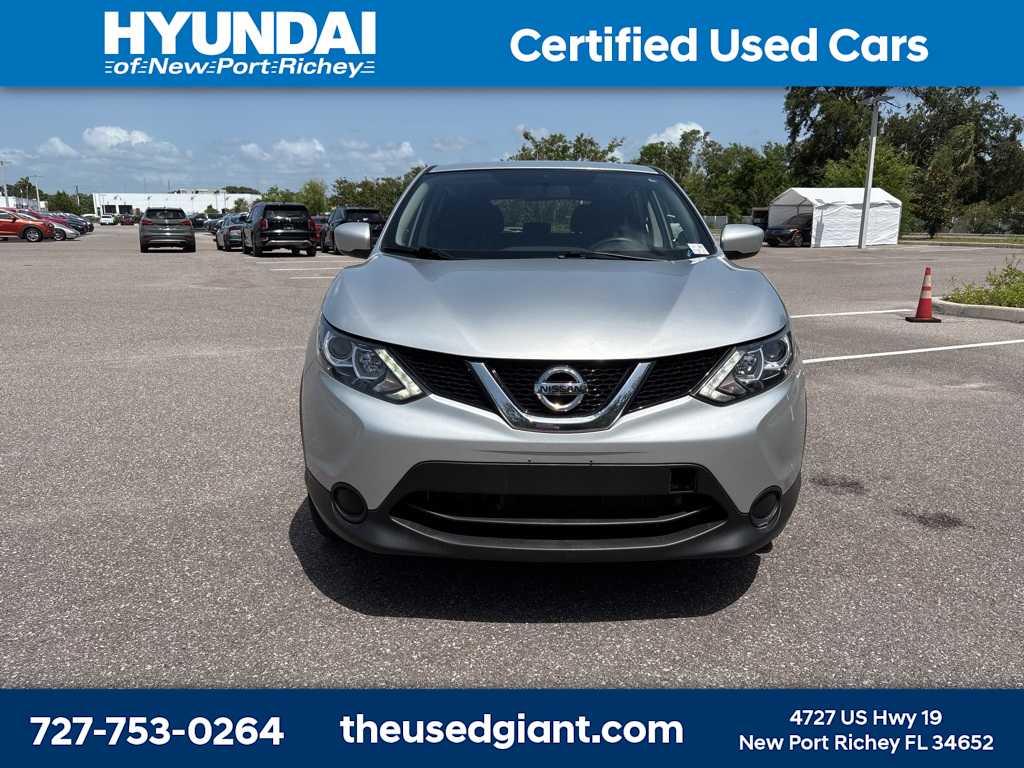 Thumbnail: 2017 Nissan Rogue Sport - 8