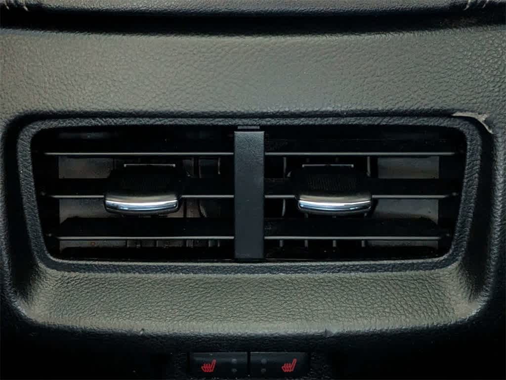 Thumbnail: 2020 Ford Edge - 17