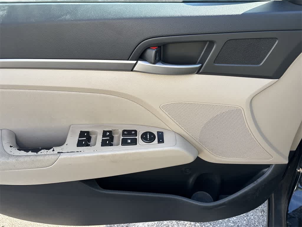 Thumbnail: 2018 Hyundai Elantra - 9