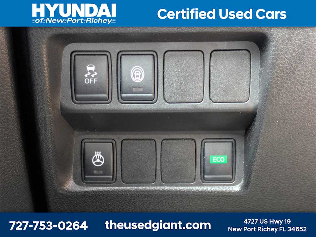 Thumbnail: 2018 Nissan Rogue Sport - 28