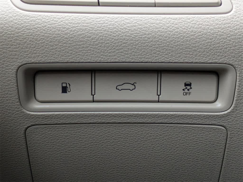 Thumbnail: 2015 Hyundai Sonata - 22