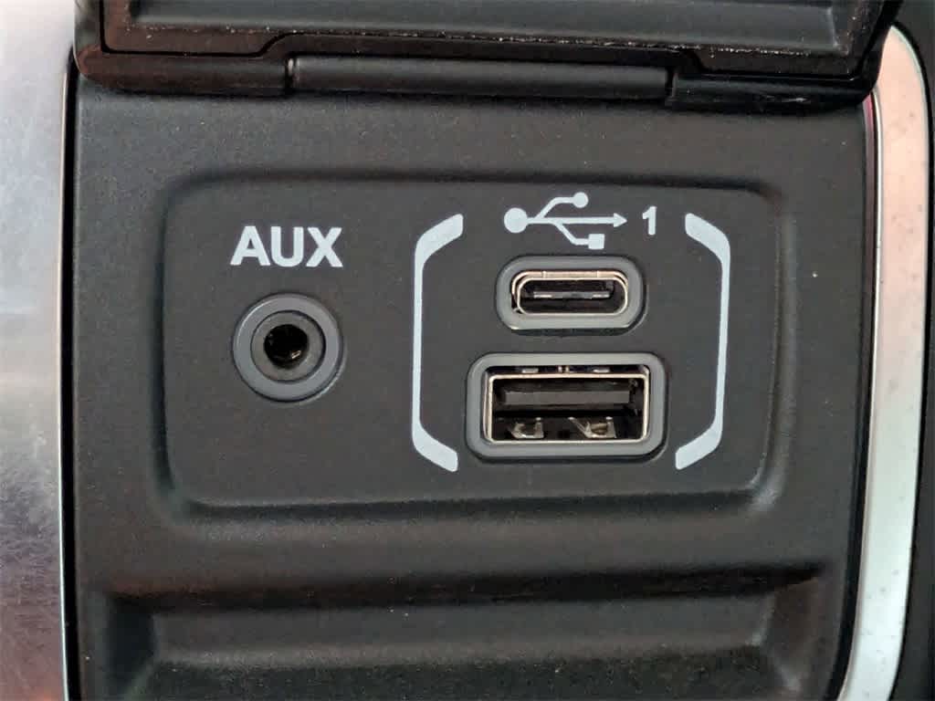 Thumbnail: 2022 Jeep Wrangler - 30