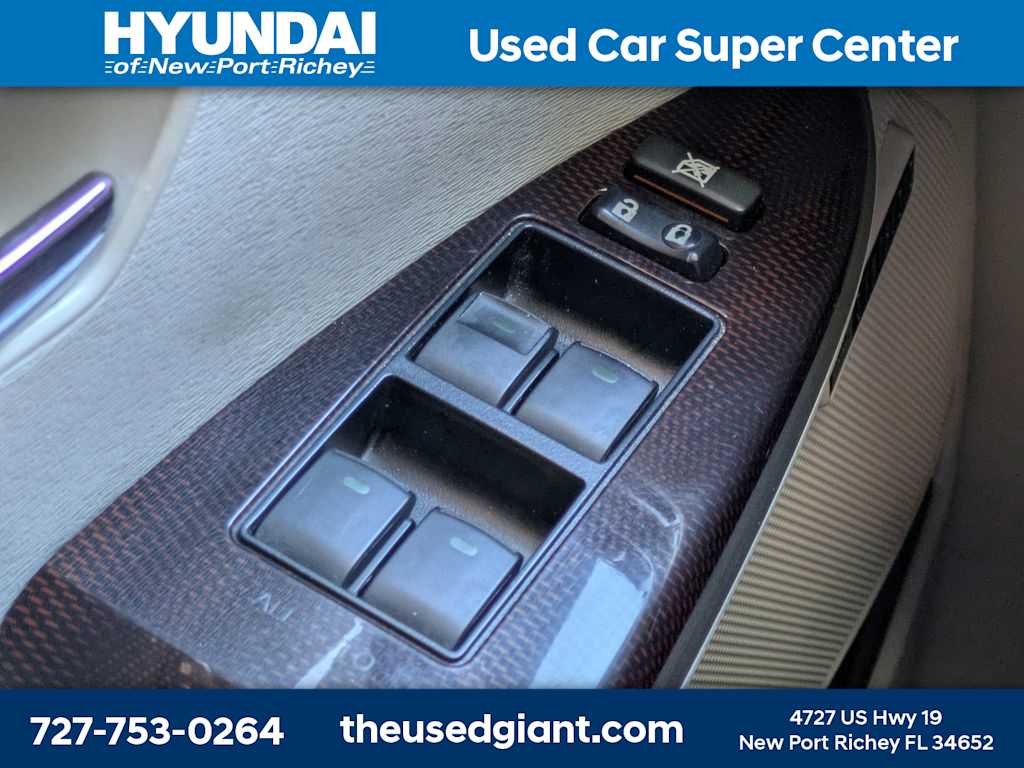 Thumbnail: 2009 Toyota Venza - 30